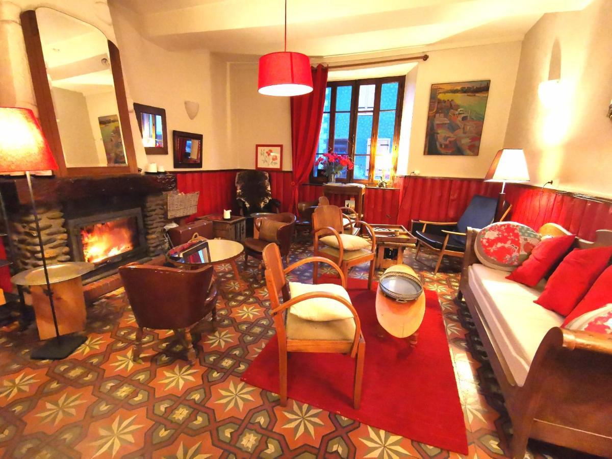 Logis Hotel Restaurant La Barguillere Saint-Pierre-de-Riviere Экстерьер фото