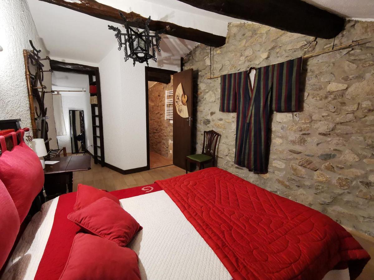 Logis Hotel Restaurant La Barguillere Saint-Pierre-de-Riviere Экстерьер фото